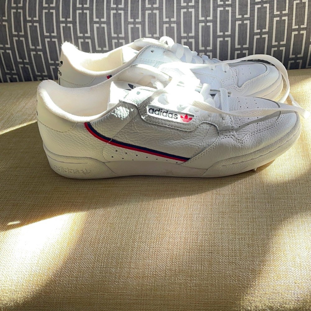 Adidas White tennis shoe